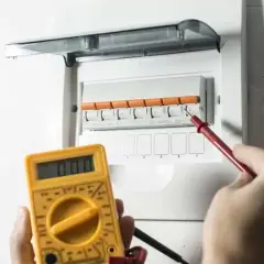 Jaki bezpiecznik do lodówki? Uniknij kosztownych awarii elektrycznych