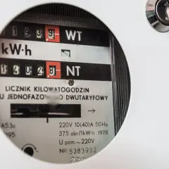 Jak zgłosić awarię prądu i uniknąć długiego oczekiwania na pomoc