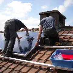 Ile za fotowoltaikę? Poznaj ukryte koszty i oszczędności energii