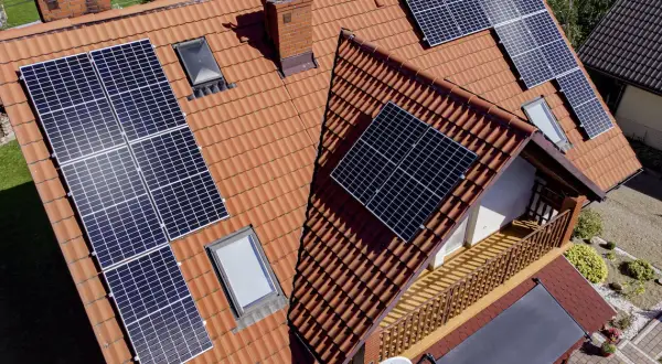 Nowe zasady fotowoltaiki – czy opłaca się inwestować w energię?